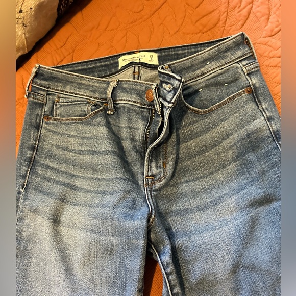 Abercrombie & Fitch 28/8 Super Skinny Ankle Mid Rise - Picture 2 of 9